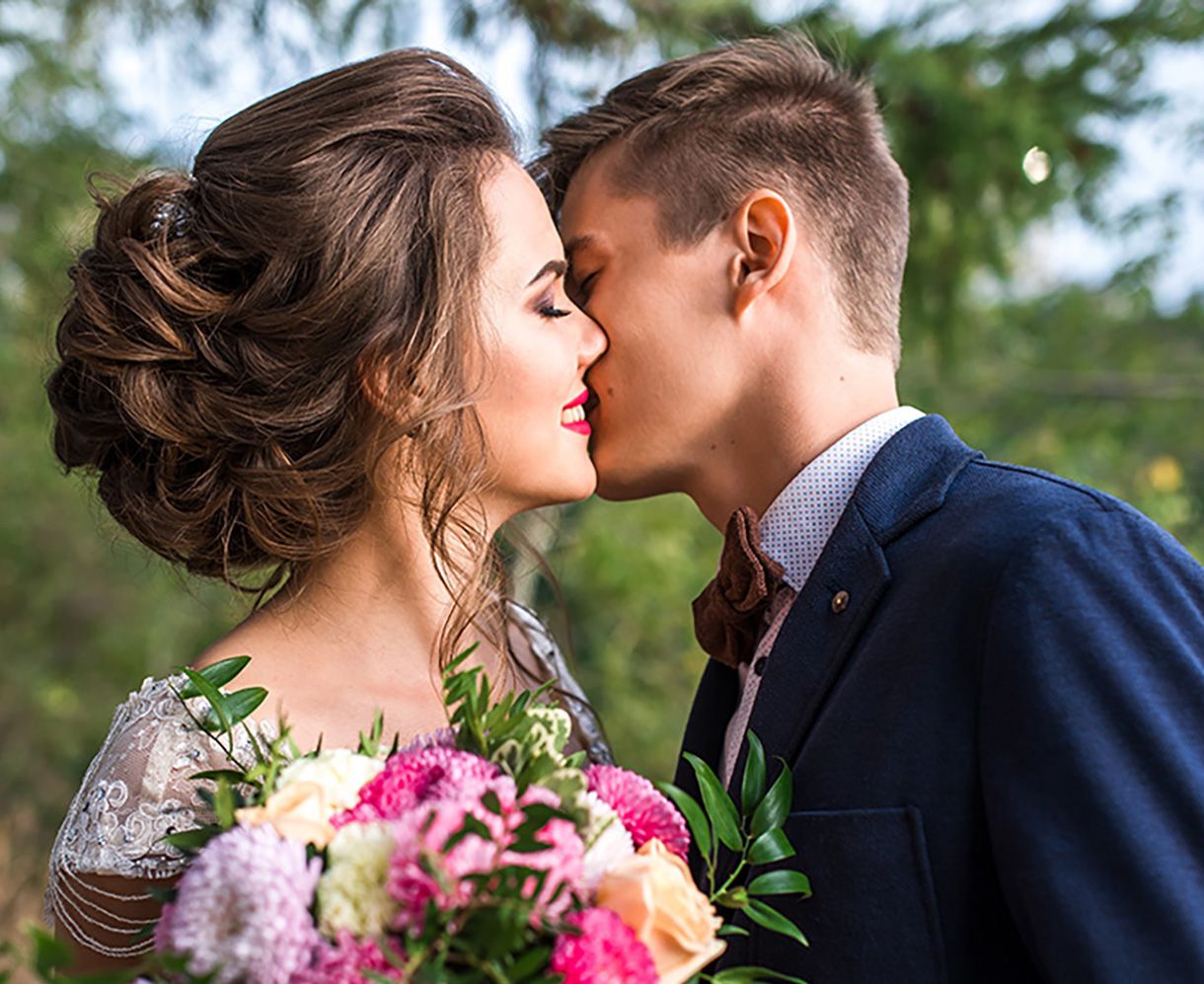 Bride and groom Kissing